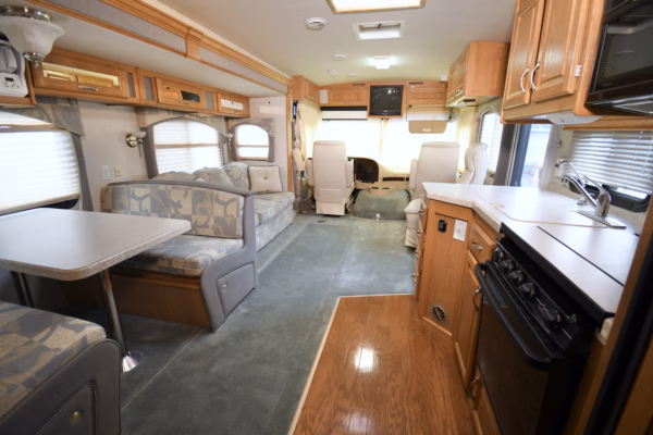 Spacious 2-Slide Class A w/ Shaggy Carpet - $98/wk - Image 24