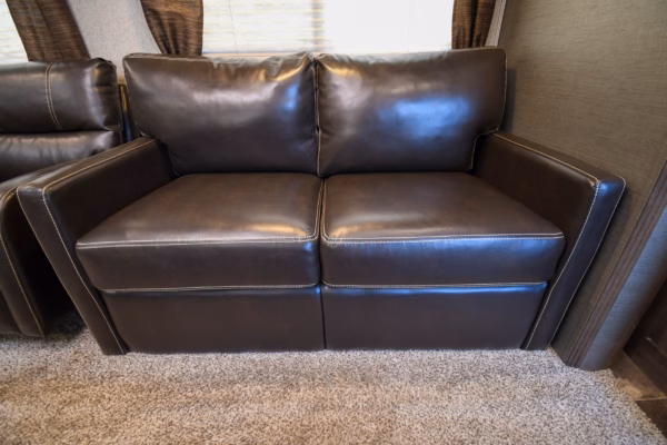 Stylish, Spacious Rear Cooking w/ Camp Kitchen - $96/wk - Image 20