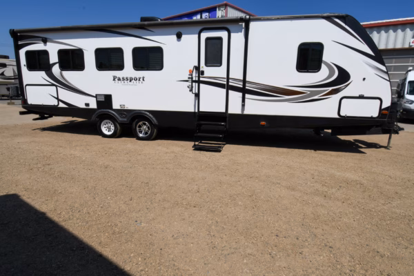 Stylish, Spacious Rear Cooking w/ Camp Kitchen - $96/wk - Image 4