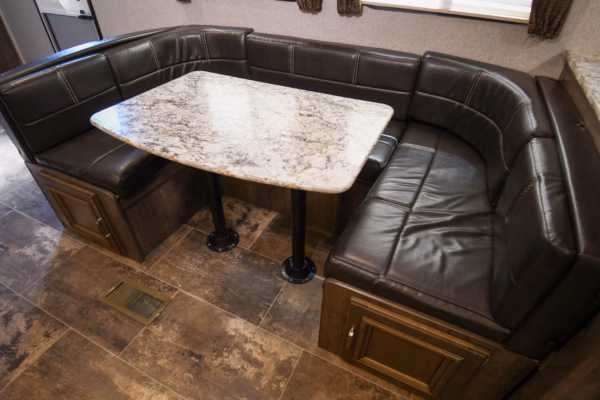 Stylish, Spacious Rear Cooking w/ Camp Kitchen - $96/wk - Image 9