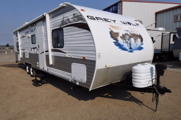 Cozy & Spacious Trailer w/ Bunks - $62/wk