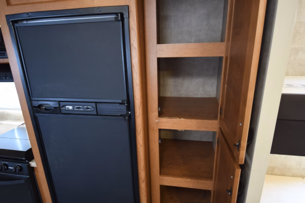 Cozy & Spacious Trailer w/ Bunks - $62/wk - Image 14