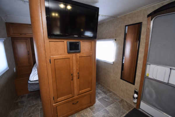 Cozy & Spacious Trailer w/ Bunks - $62/wk - Image 23