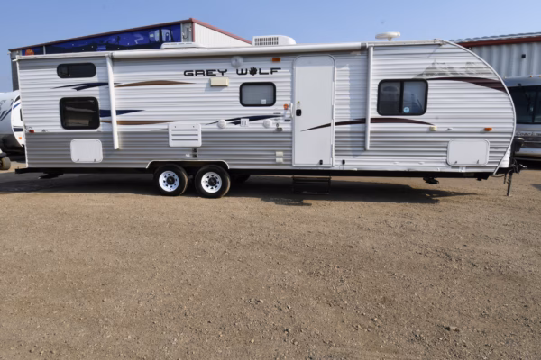 Cozy & Spacious Trailer w/ Bunks - $62/wk - Image 3