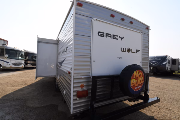 Cozy & Spacious Trailer w/ Bunks - $62/wk - Image 4