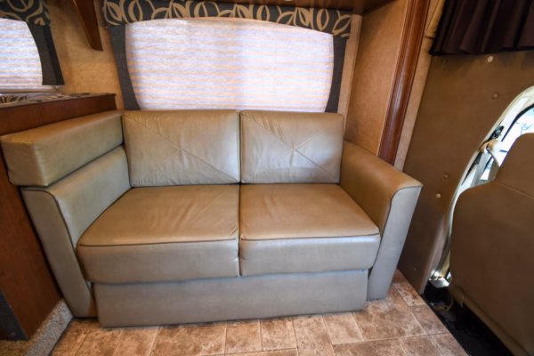 Spacious Class C Suited for Long Trips - $226/wk - Image 23