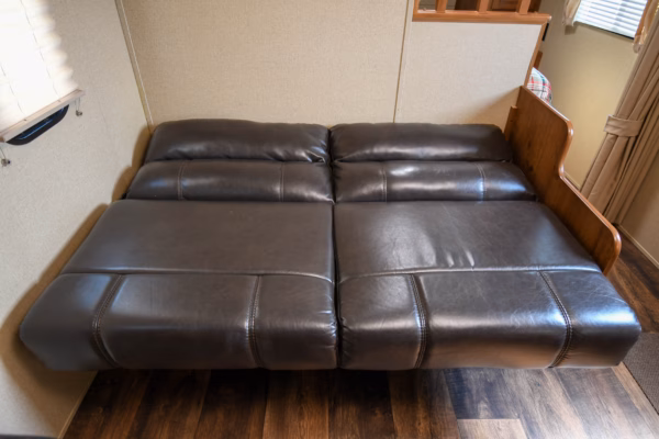 Spacious No-Slide w/ Tons of Storage - $66/wk - Image 19