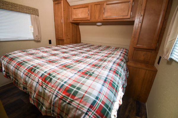 Spacious No-Slide w/ Tons of Storage - $66/wk - Image 20