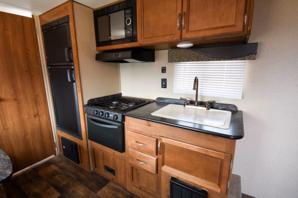 Spacious No-Slide w/ Tons of Storage - $66/wk - Image 7