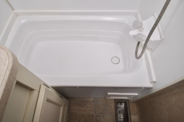 No-Slide Spacious Trailer w/ Large Bathroom - $60/wk - Image 16