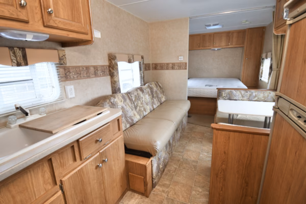 No-Slide Spacious Trailer w/ Large Bathroom - $60/wk - Image 17