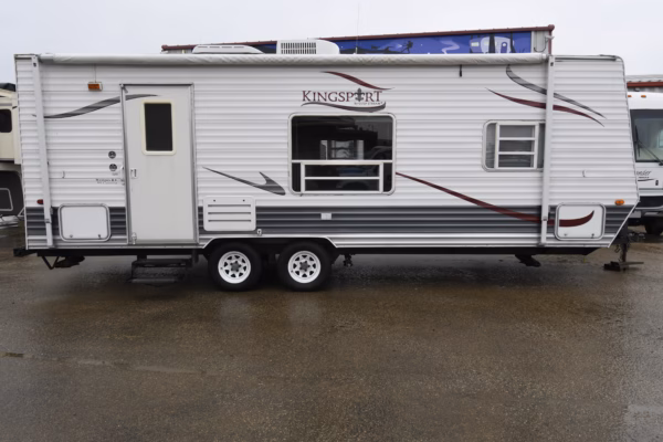 No-Slide Spacious Trailer w/ Large Bathroom - $60/wk - Image 3