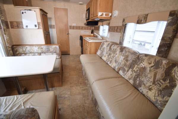 No-Slide Spacious Trailer w/ Large Bathroom - $60/wk - Image 5