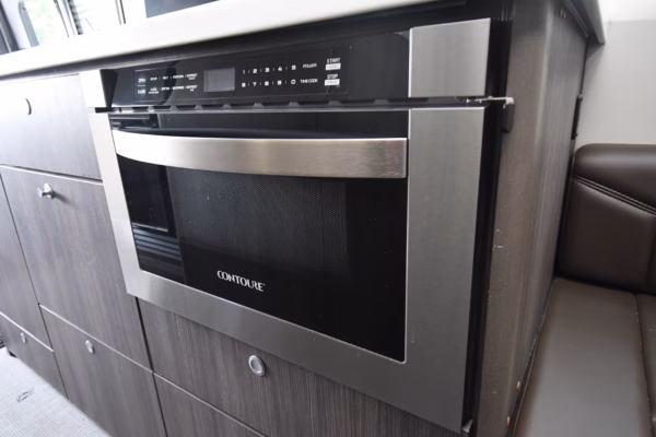 Luxury Compact Airstream Class B - $536/wk - Image 12
