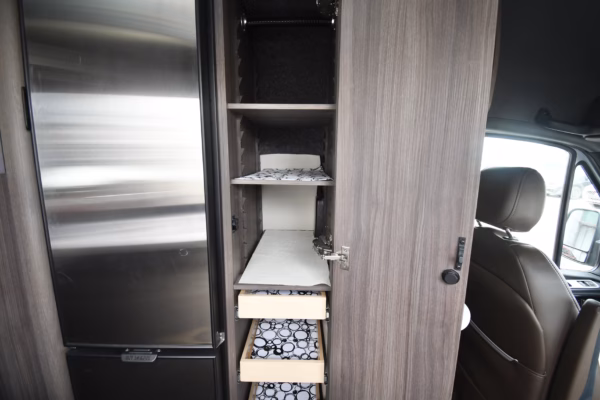Luxury Compact Airstream Class B - $536/wk - Image 19