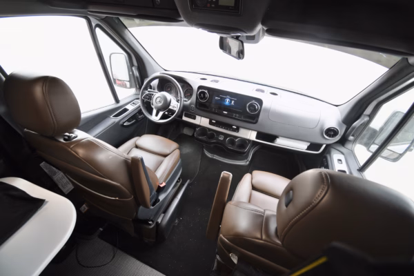 Luxury Compact Airstream Class B - $536/wk - Image 26