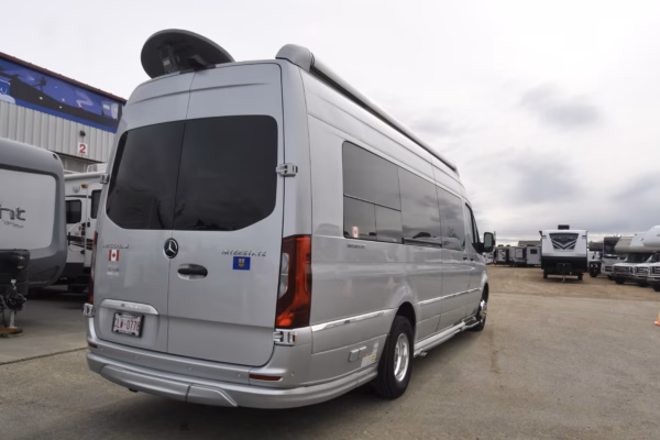 Luxury Compact Airstream Class B - $536/wk - Image 4