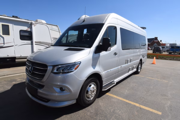 2022 Interstate Grand Tour Ext MB