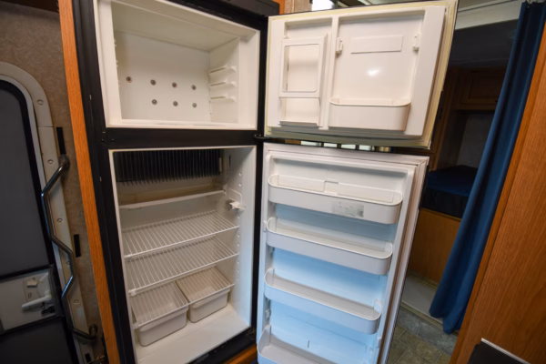 No-Slide Class C w/ Tons of Storage - $112/wk - Image 13