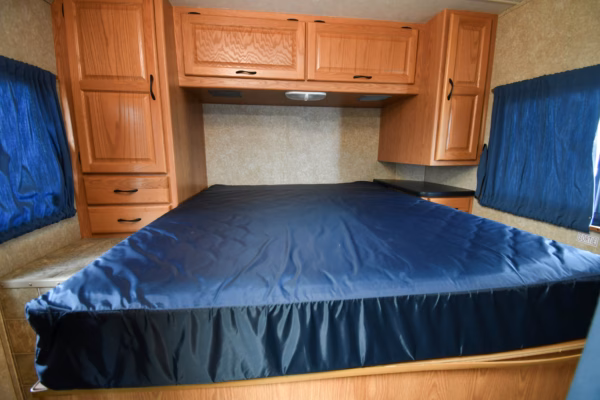 No-Slide Class C w/ Tons of Storage - $112/wk - Image 16