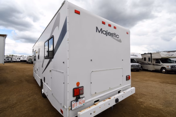 No-Slide Class C w/ Tons of Storage - $112/wk - Image 5