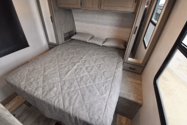 Luxury Bunkhouse w/ Camp Kitchen - Pending - Image 29