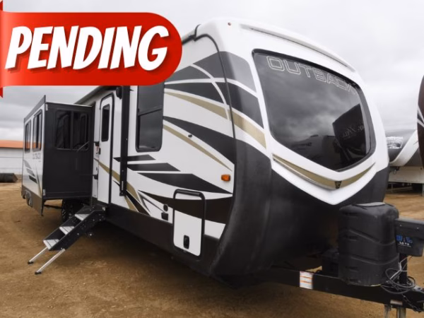 Luxury Bunkhouse w/ Camp Kitchen - Pending