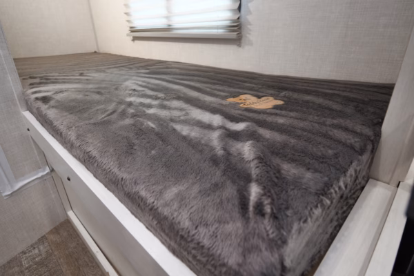 Slick & Spacious Short Trailer w/ Bunks - $82/wk - Image 14