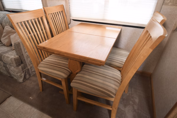 Spacious Canadian-Made Fifth to Make Your Own - $71/wk - Image 15