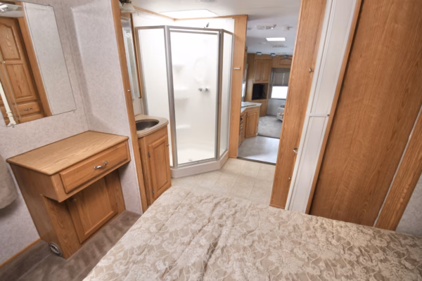 Spacious Canadian-Made Fifth to Make Your Own - $71/wk - Image 17