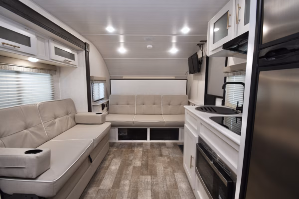 Slick & Spacious Short Trailer w/ Bunks - $82/wk - Image 18