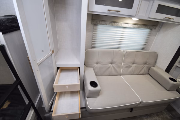 Slick & Spacious Short Trailer w/ Bunks - $82/wk - Image 19