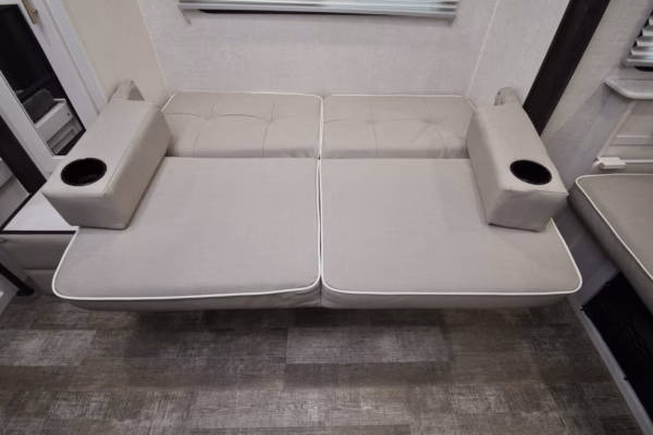 Slick & Spacious Short Trailer w/ Bunks - $82/wk - Image 21