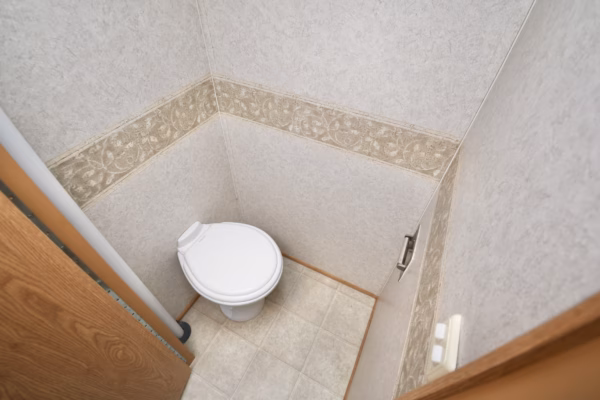 Spacious Canadian-Made Fifth to Make Your Own - $71/wk - Image 25