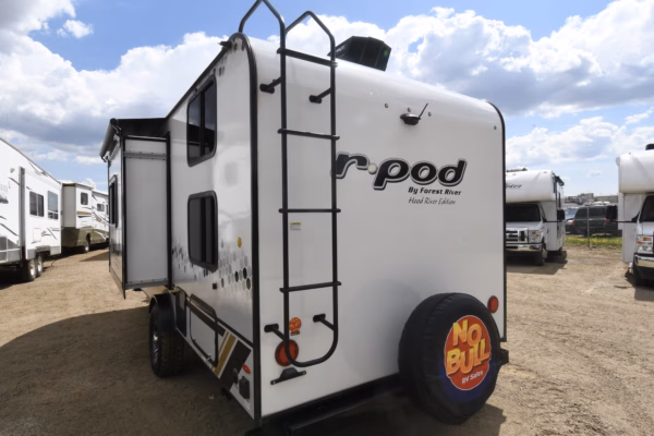 Slick & Spacious Short Trailer w/ Bunks - $82/wk - Image 4