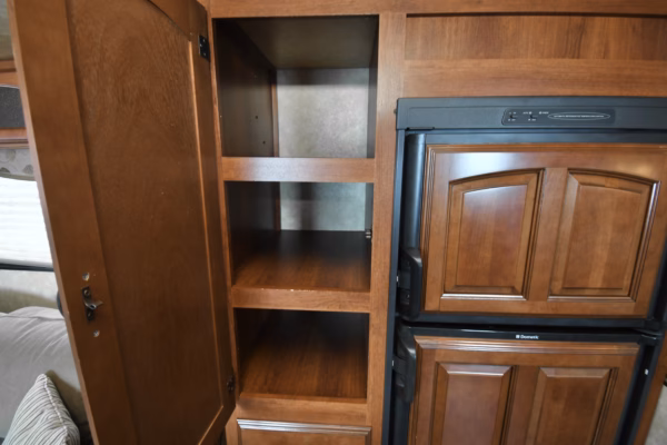Spacious Fifth Perfect for the Lakefront - $86/wk --- ON SALE - Image 12