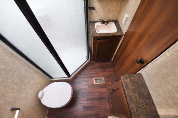 Spacious Fifth Perfect for the Lakefront - $86/wk --- ON SALE - Image 19