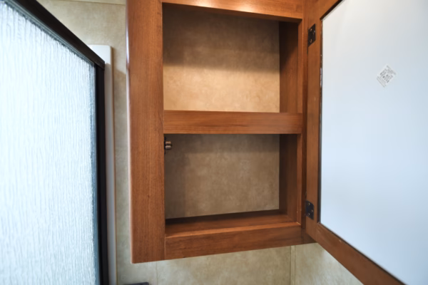Spacious Fifth Perfect for the Lakefront - $86/wk --- ON SALE - Image 21
