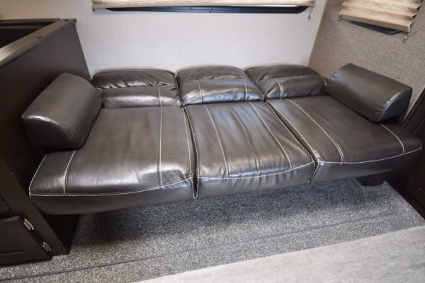 Bunkhouse Fifth w/ 1.5 Baths & Camp Kitchen - $133/wk - Image 25