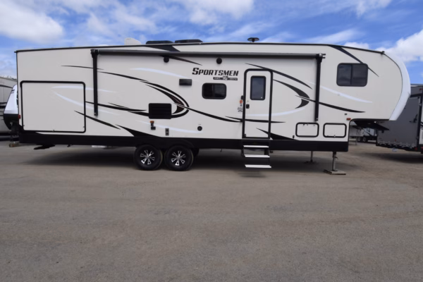 Bunkhouse Fifth w/ 1.5 Baths & Camp Kitchen - $133/wk - Image 3