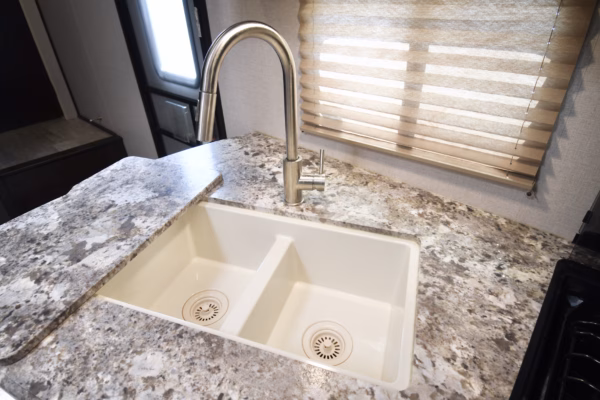 Bunkhouse Fifth w/ 1.5 Baths & Camp Kitchen - $133/wk - Image 8