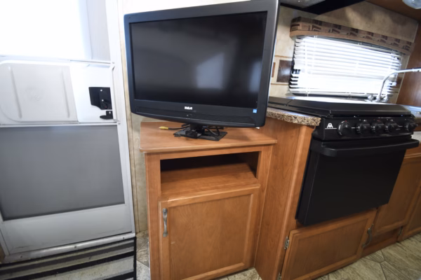 Lightweight Family Trailer w/ Tons of Storage - $65/wk - Image 9