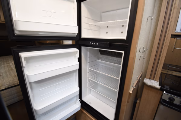 Spacious Class C w/ a Bunk & Lots of Storage - $205/wk - Image 11