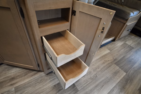 Spacious Class C w/ a Bunk & Lots of Storage - $205/wk - Image 13