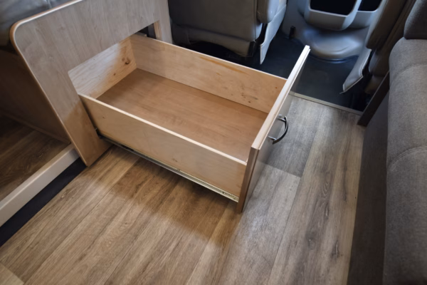 Spacious Class C w/ a Bunk & Lots of Storage - $205/wk - Image 8