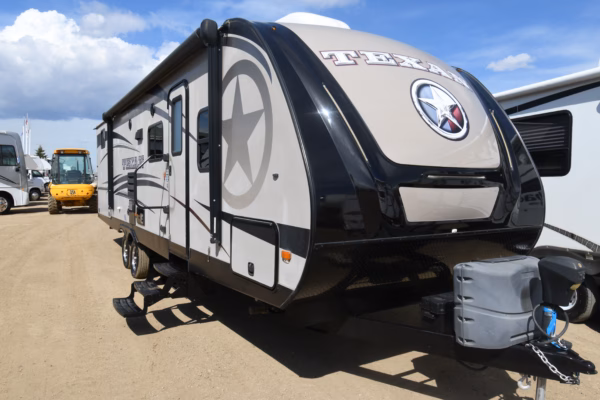 Bunkhouse Western-Styled Trailer w/ Camp Kitchen - $111/wk