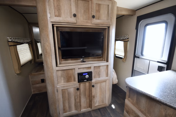 Bunkhouse Western-Styled Trailer w/ Camp Kitchen - $111/wk - Image 24