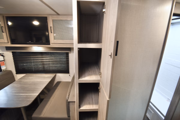Slick Lightweight Couples' w/ Tons of Storage - $96/wk - Image 18