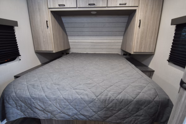 Slick Lightweight Couples' w/ Tons of Storage - $96/wk - Image 20