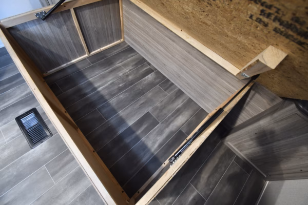 Slick Lightweight Couples' w/ Tons of Storage - $96/wk - Image 21
